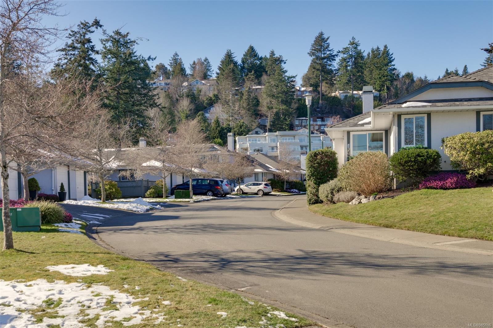 5110 Cordova Bay Rd # 39