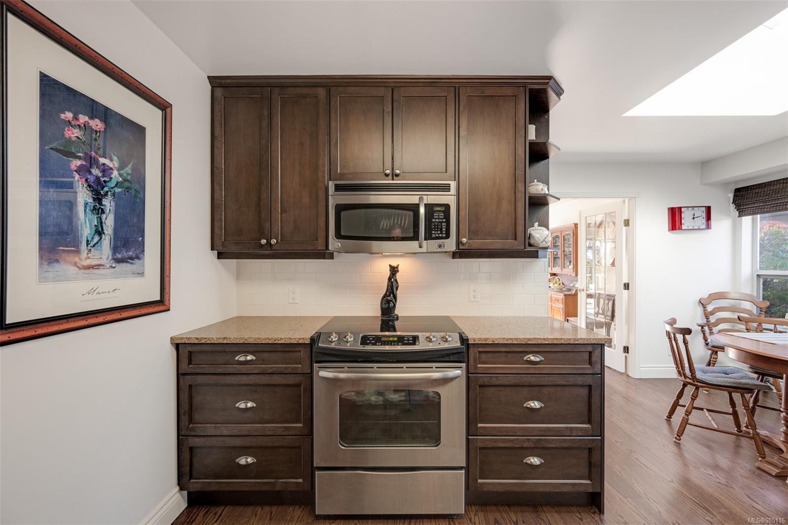 5110 Cordova Bay Rd # 39