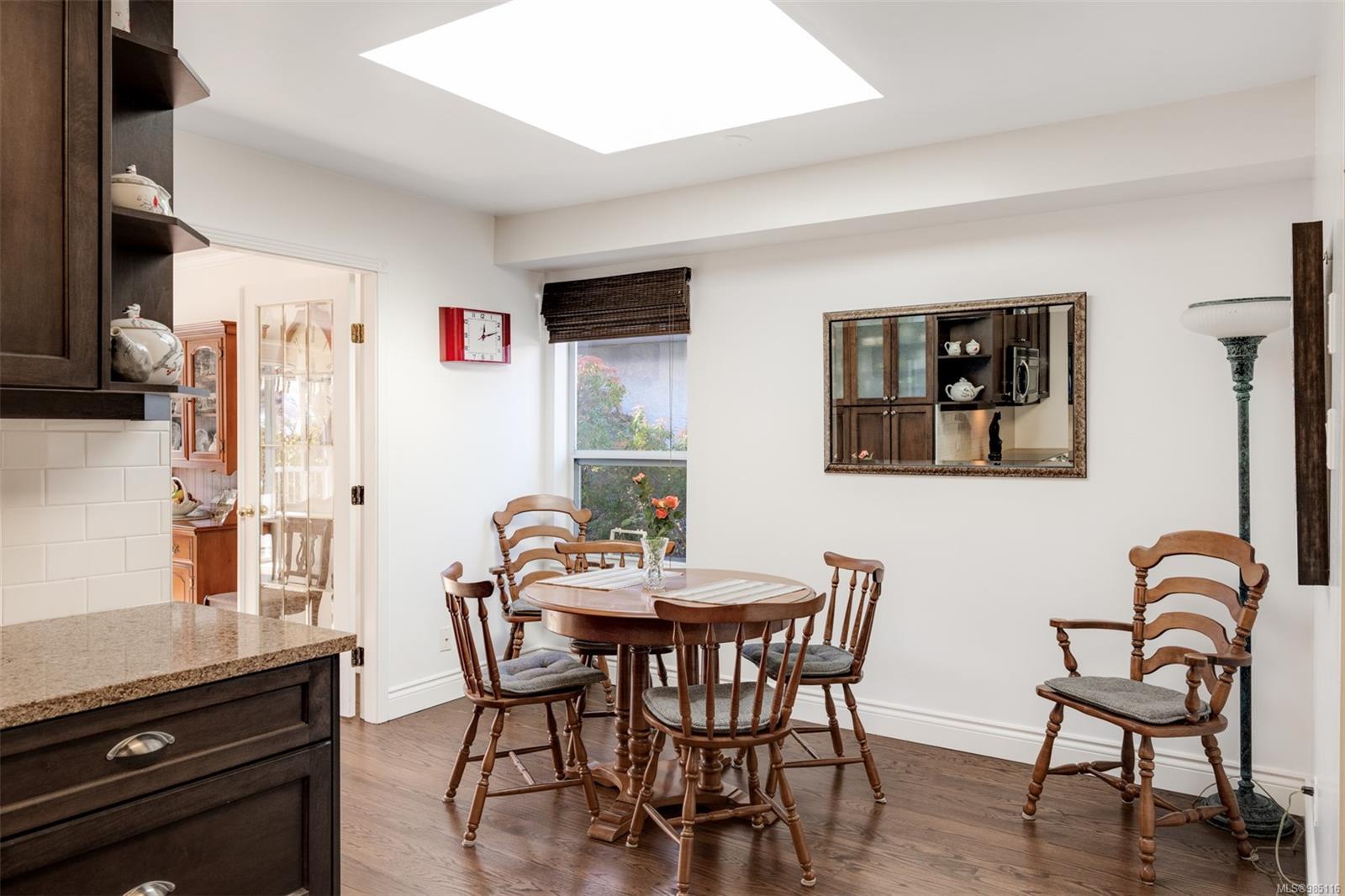 5110 Cordova Bay Rd # 39