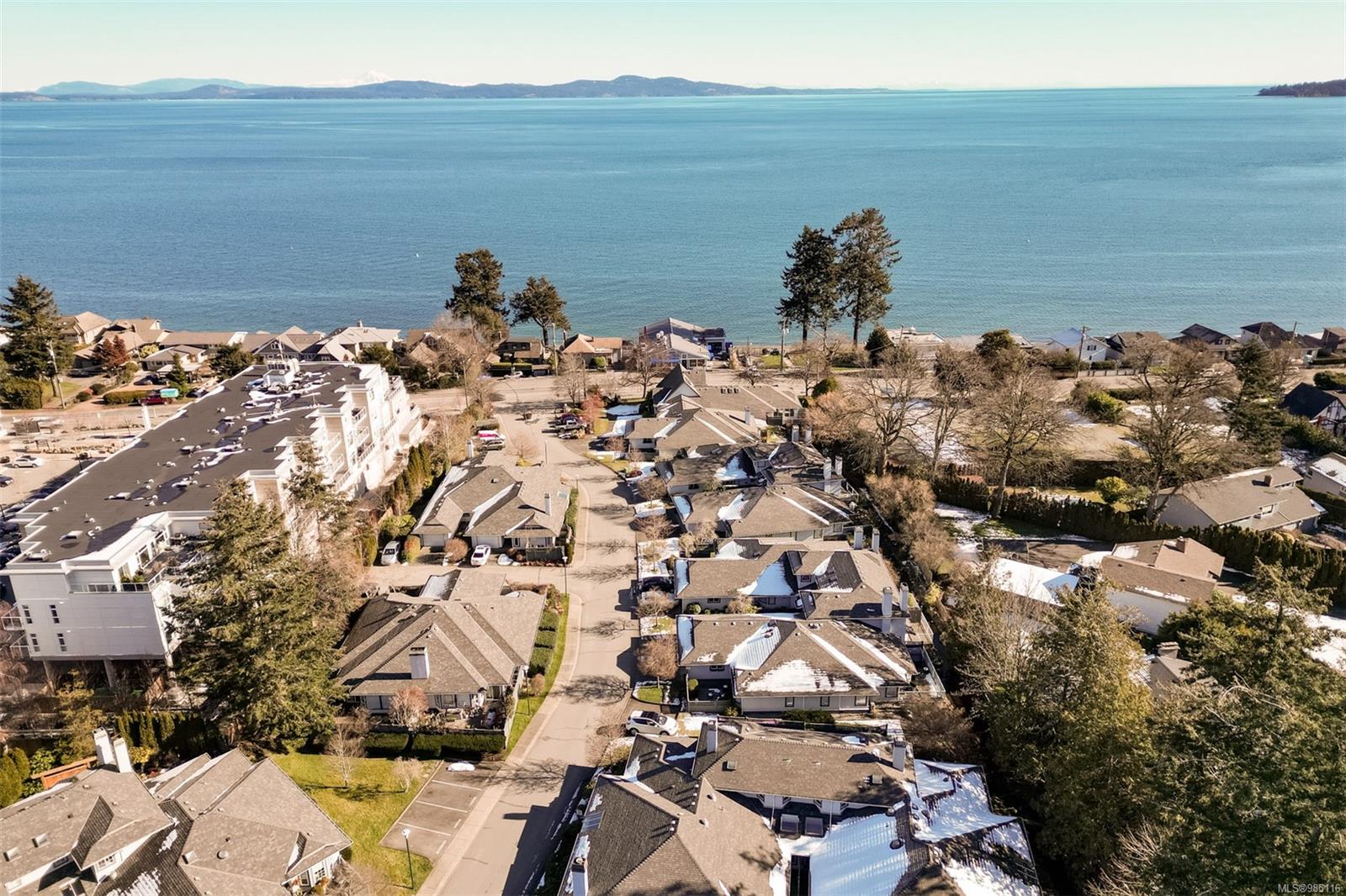 5110 Cordova Bay Rd # 39