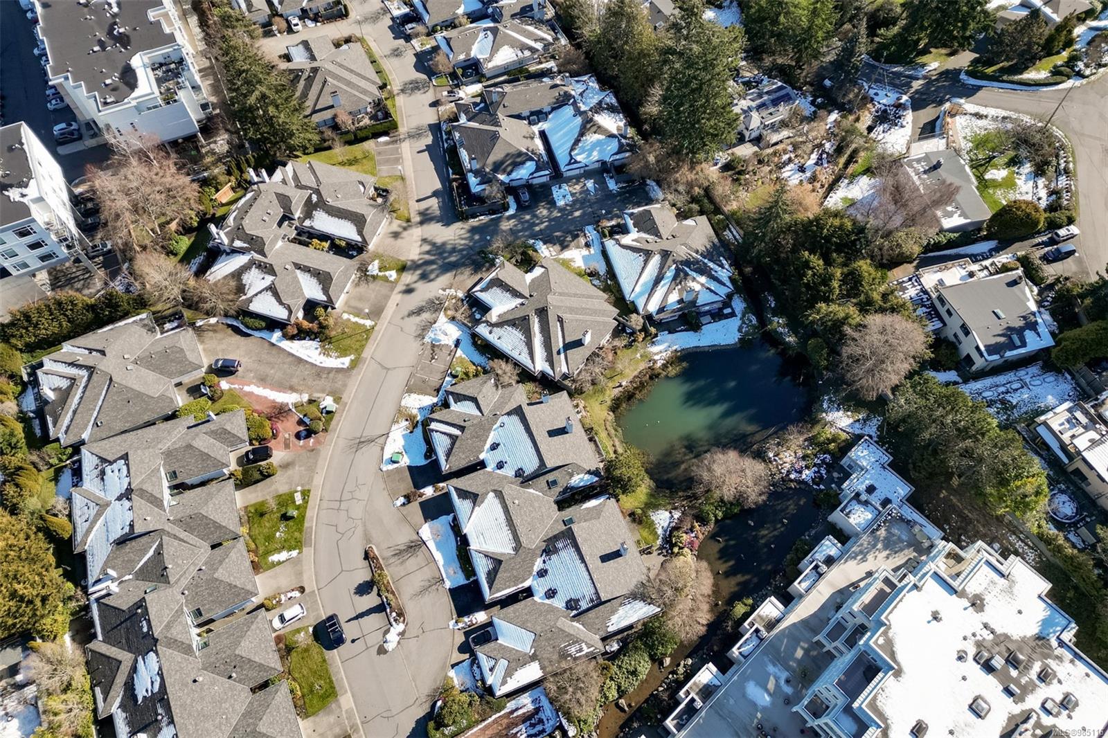 5110 Cordova Bay Rd # 39