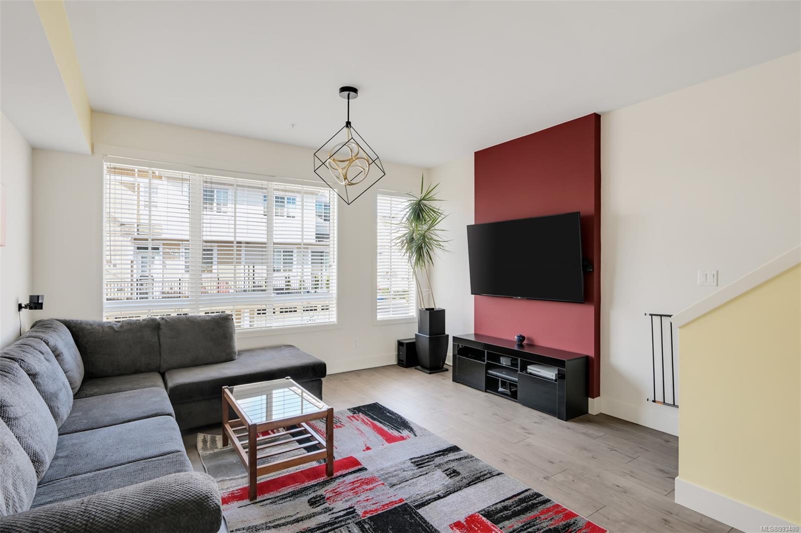 370 Latoria Blvd # 41