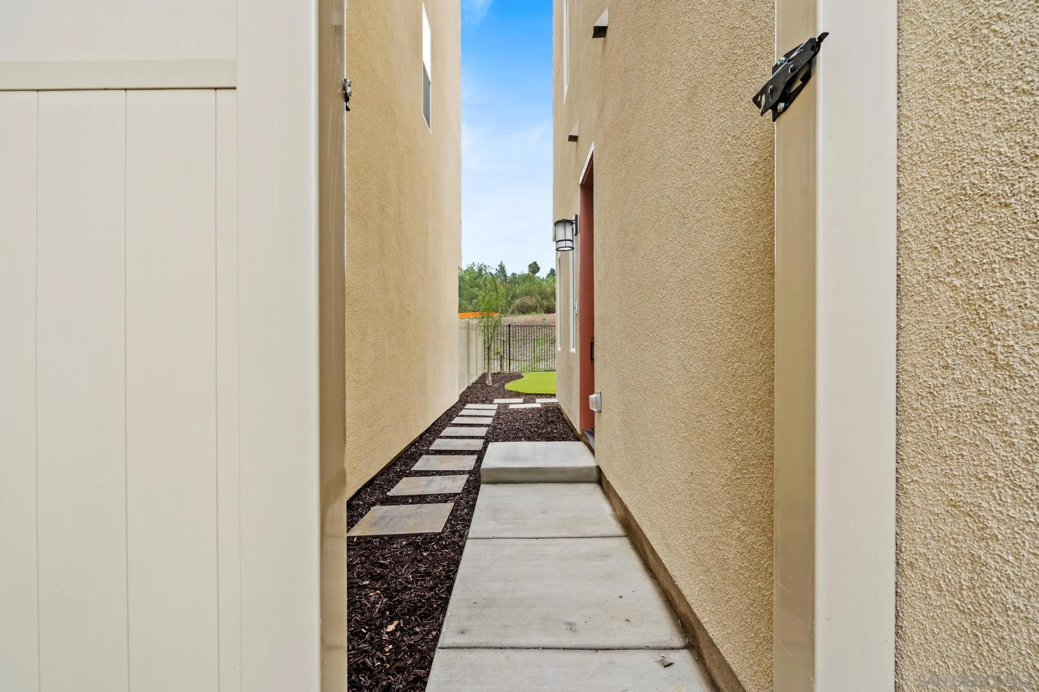 12112 Carter Lane