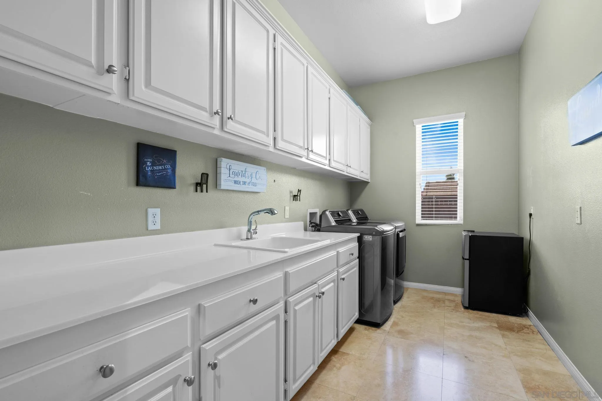 3252 Hidden Estate Lane, Escondido