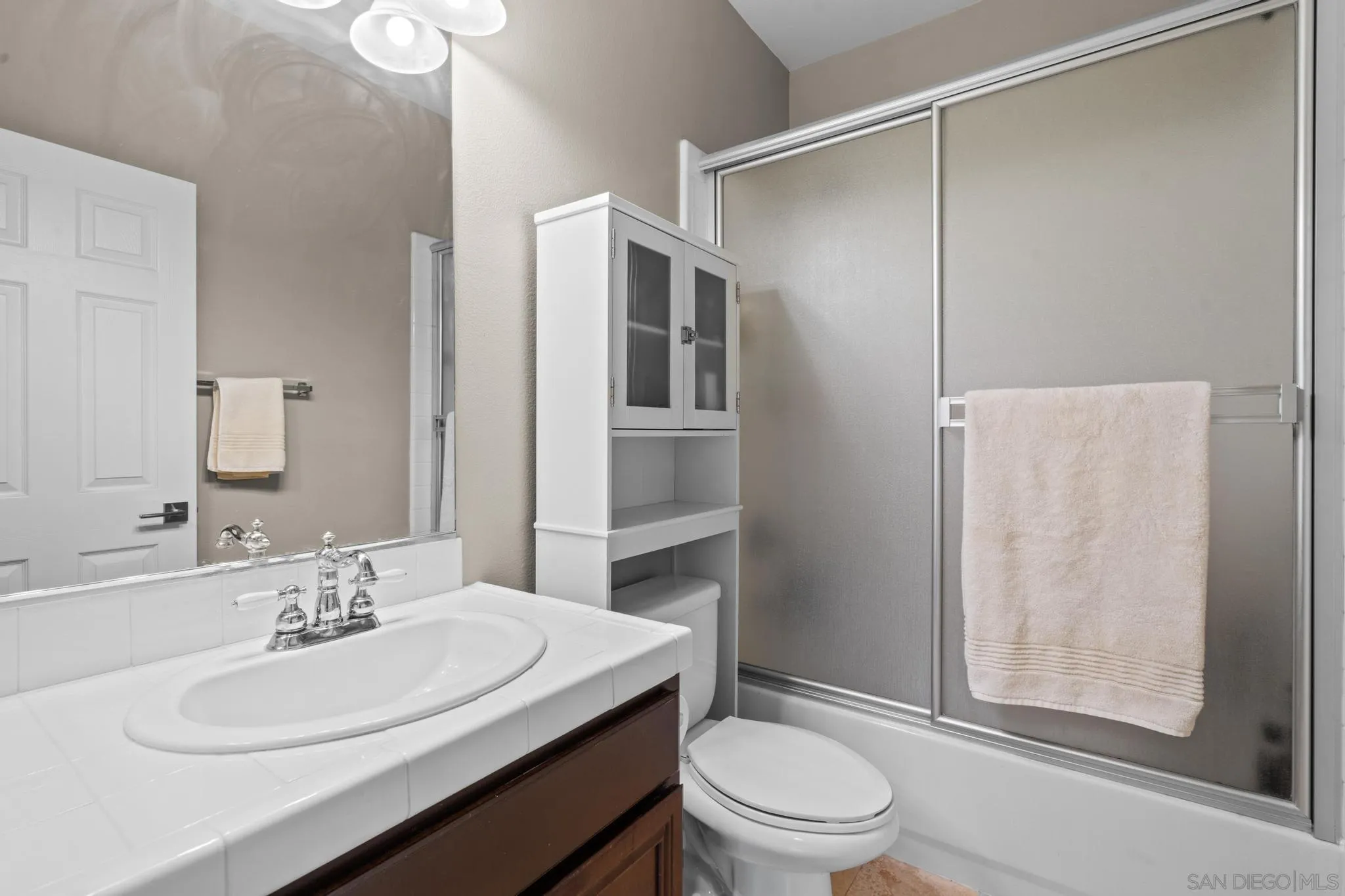 3252 Hidden Estate Lane, Escondido