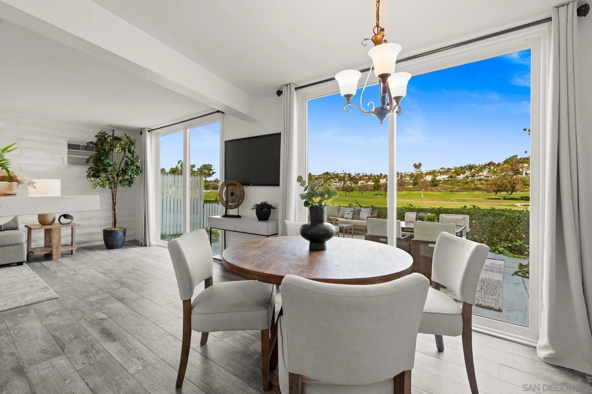 2544 Navarra Drive Unit 17