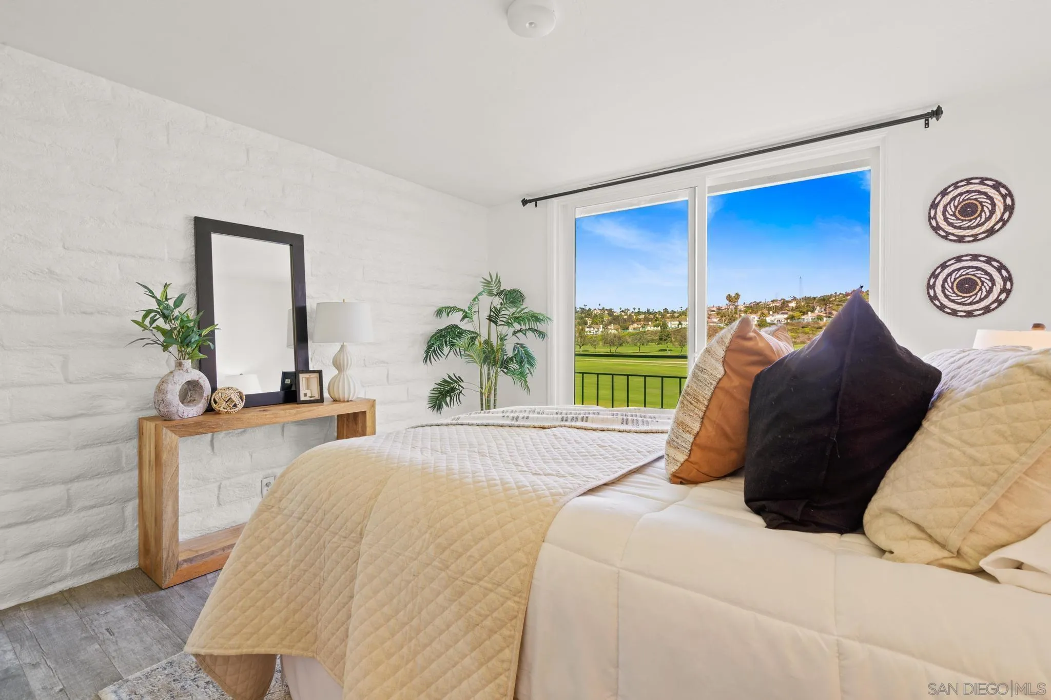 2544 Navarra Drive Unit 17