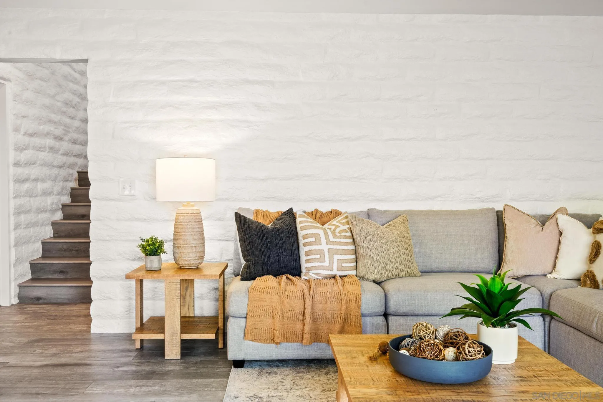 2544 Navarra Drive Unit 17