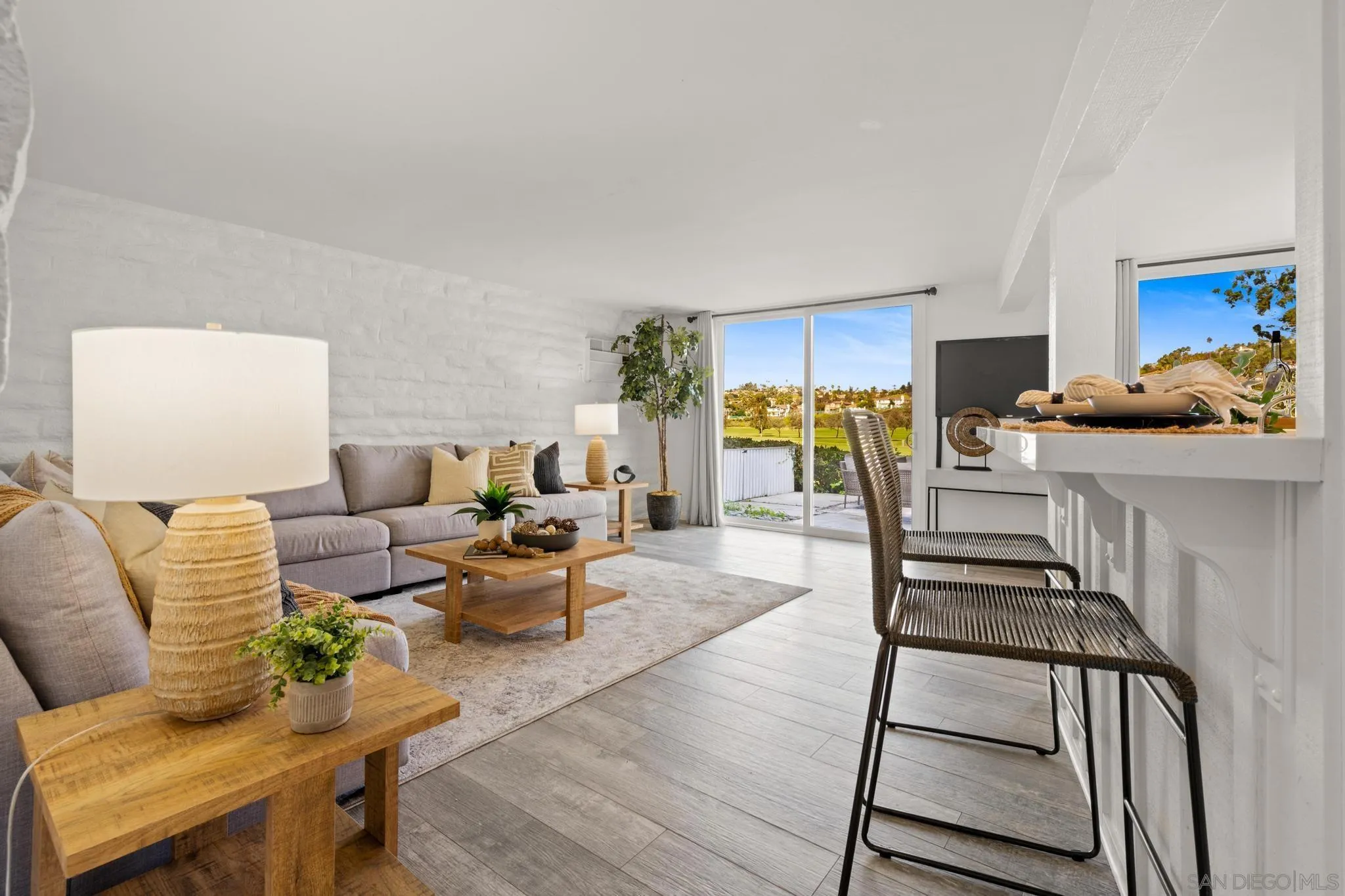 2544 Navarra Drive Unit 17