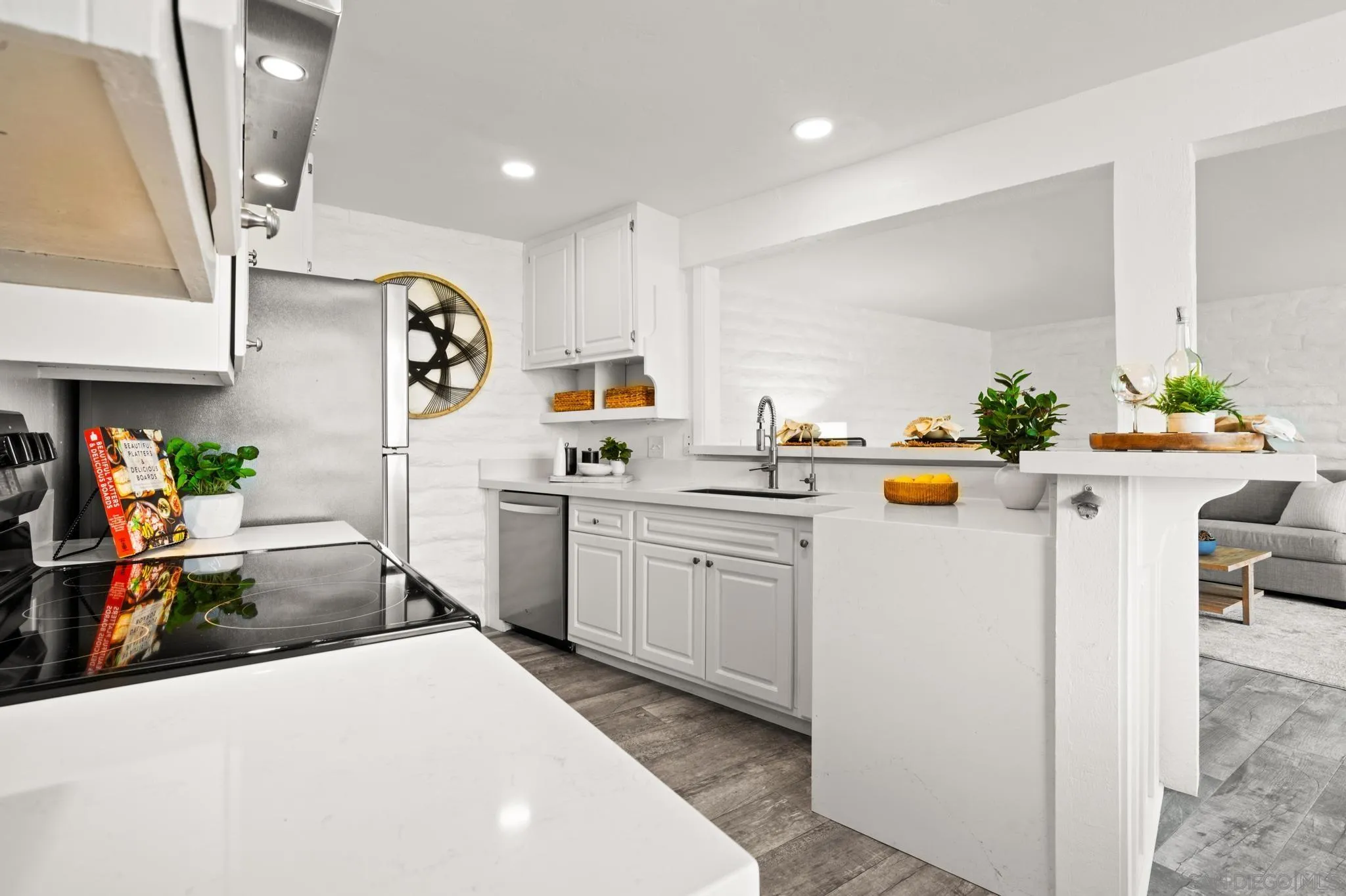 2544 Navarra Drive Unit 17