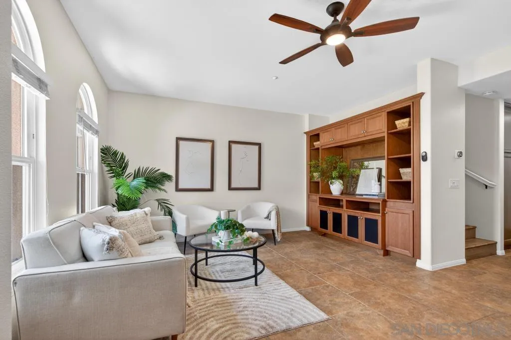 17059 Calle Trevino, Unit 5