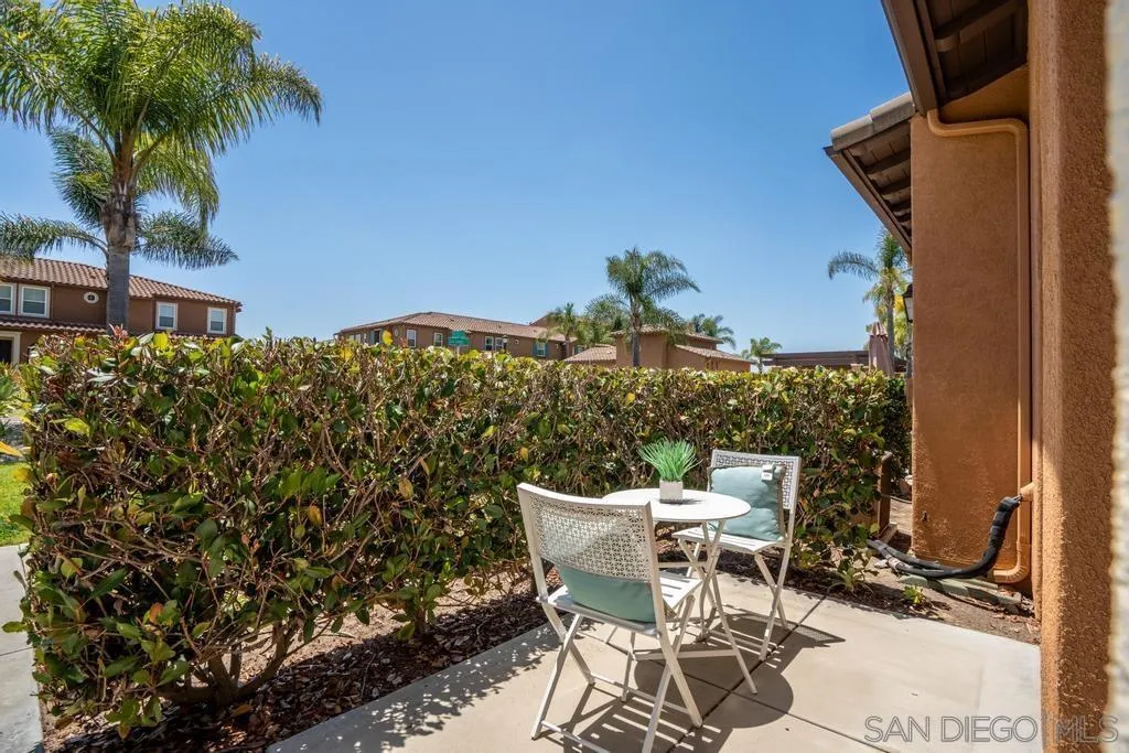 17059 Calle Trevino, Unit 5