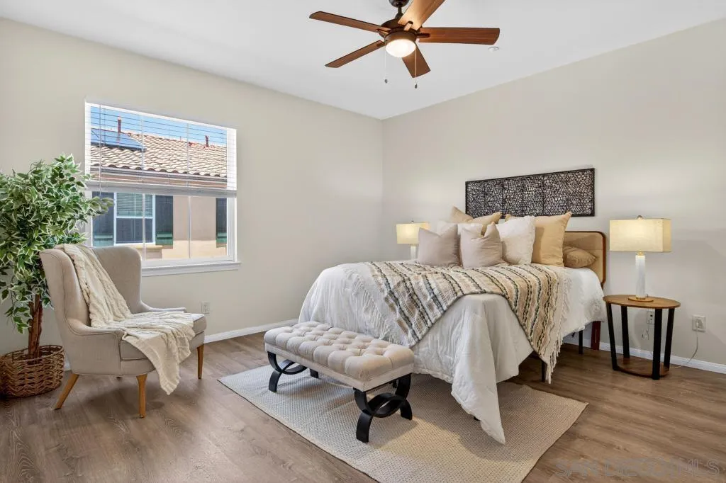 17059 Calle Trevino, Unit 5