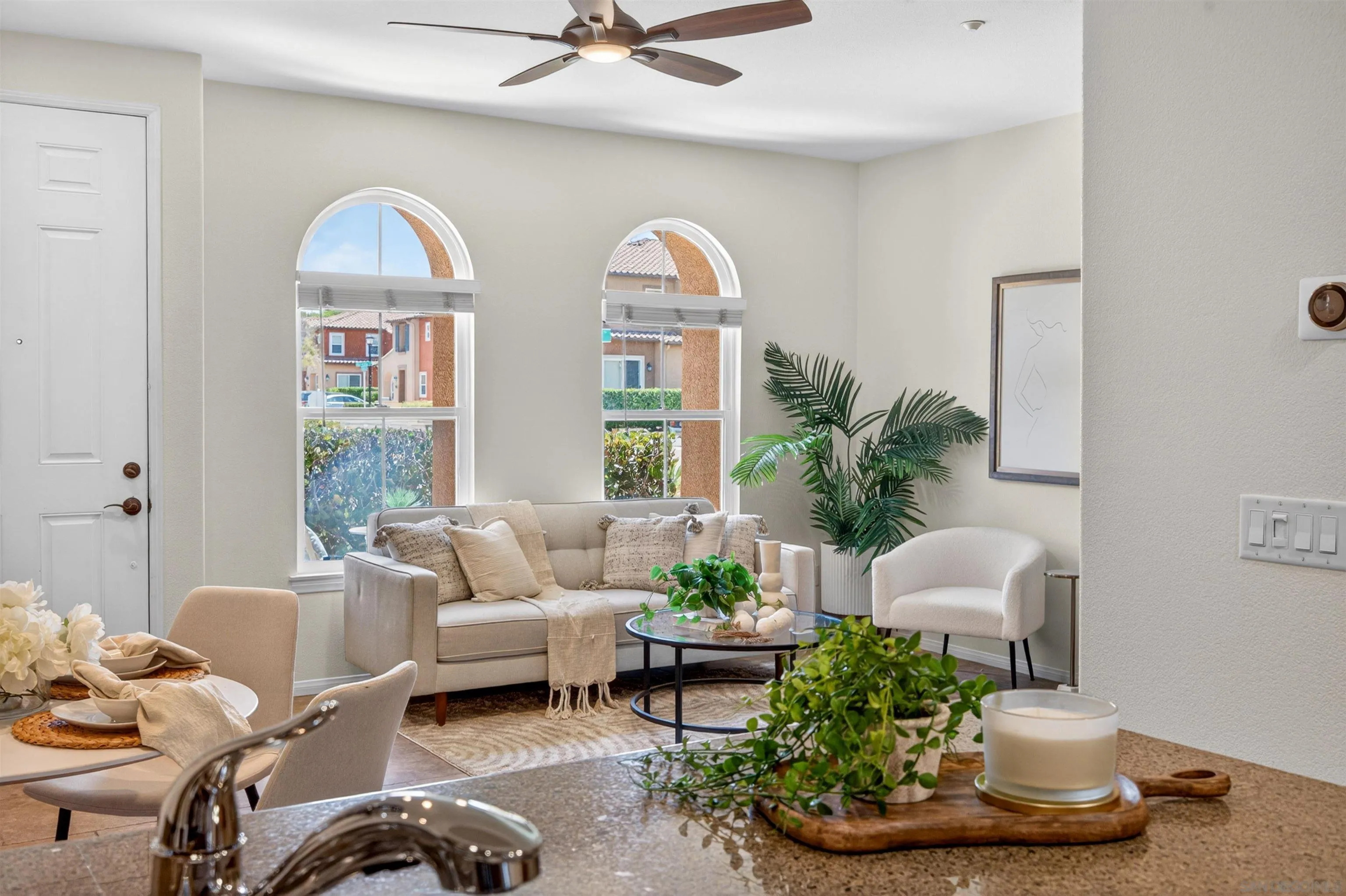 17059 Calle Trevino, Unit 5