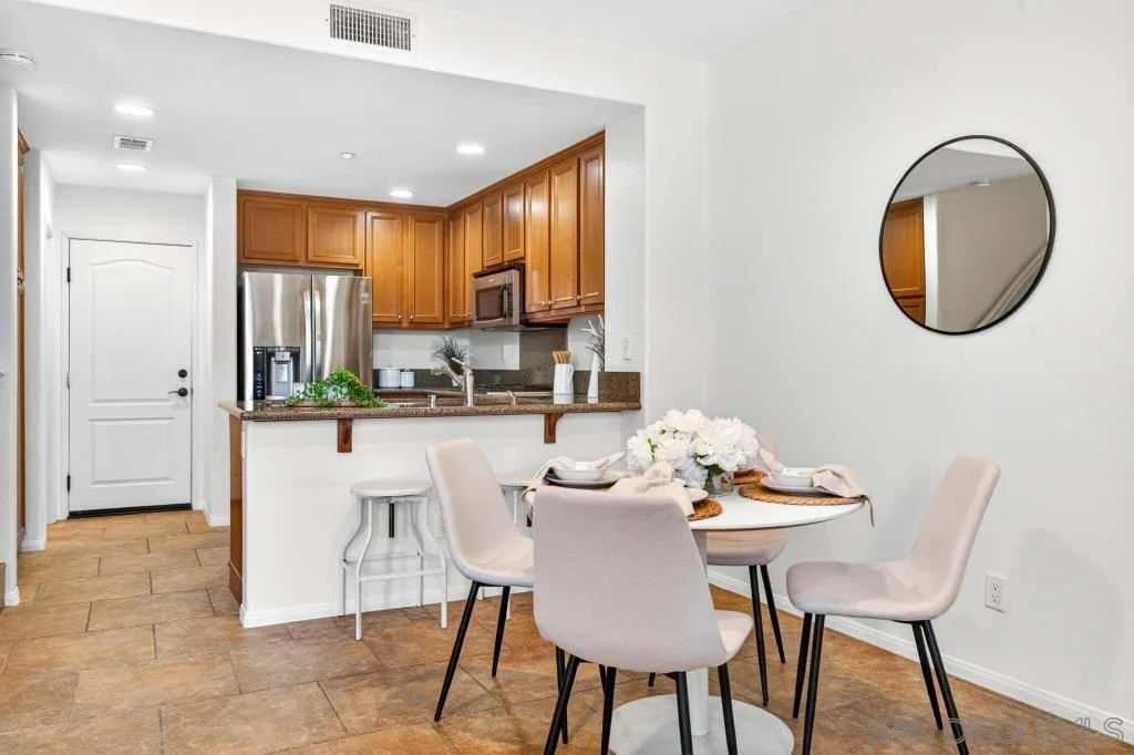 17059 Calle Trevino, Unit 5