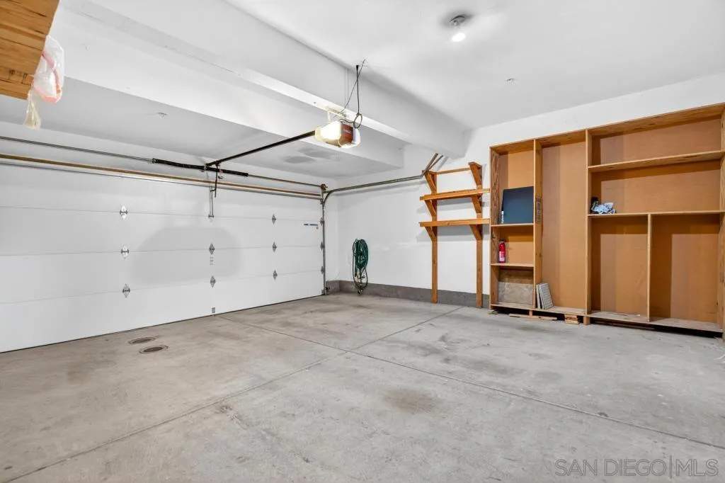 17059 Calle Trevino, Unit 5