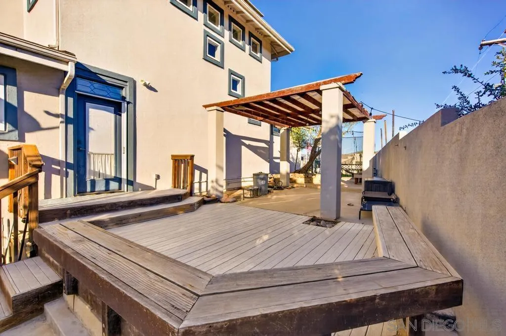 1596 Aldorado Drive