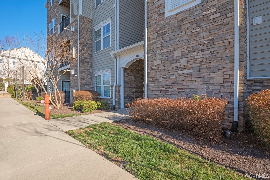 910 Westwood Village Way Unit#404