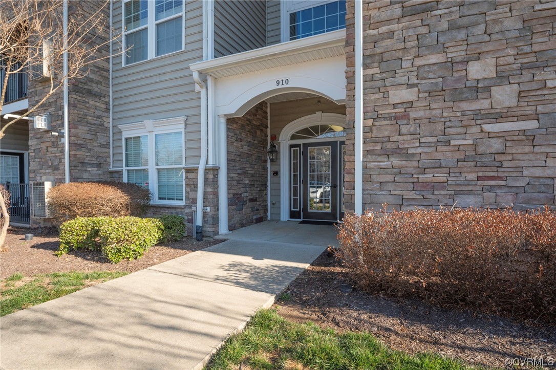 910 Westwood Village Way Unit#404