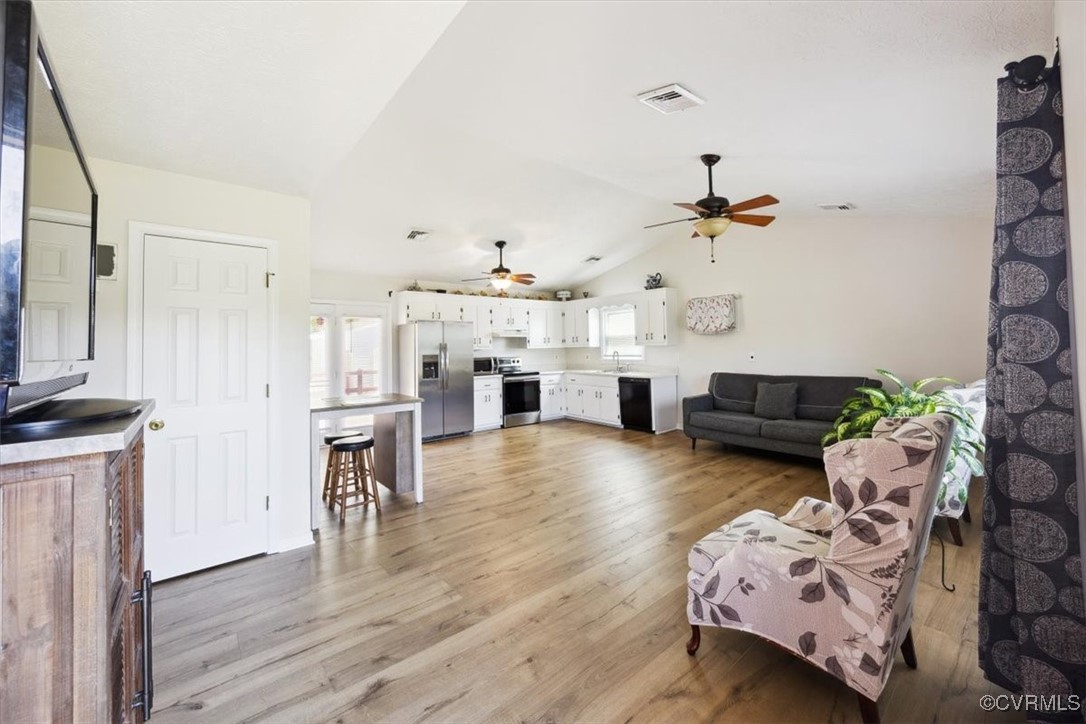9251 Holly Tree Ln