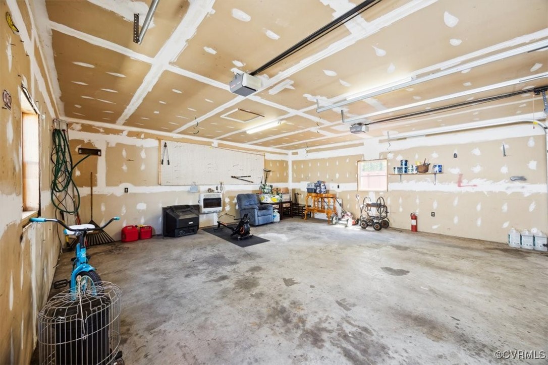 9251 Holly Tree Ln