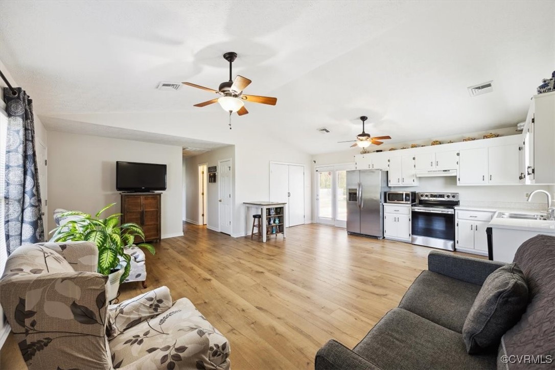 9251 Holly Tree Ln