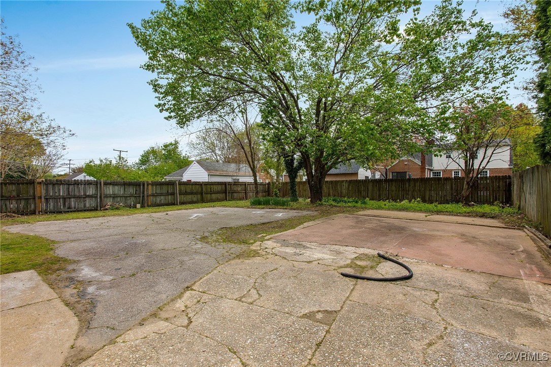 2407 Dumbarton Rd