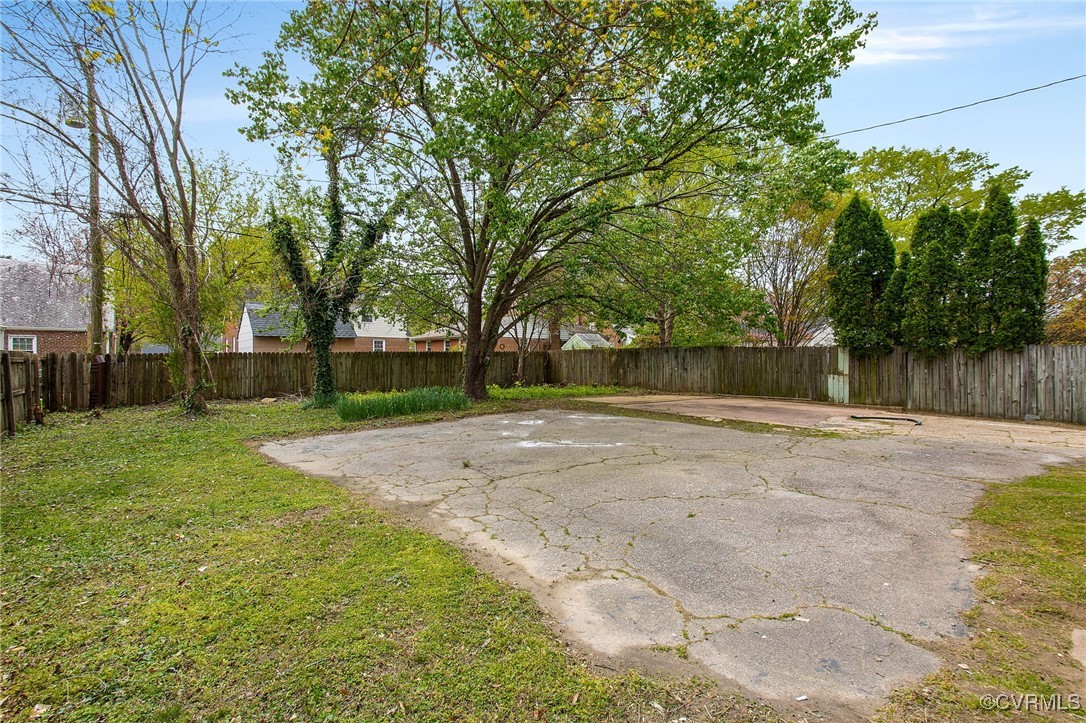2407 Dumbarton Rd