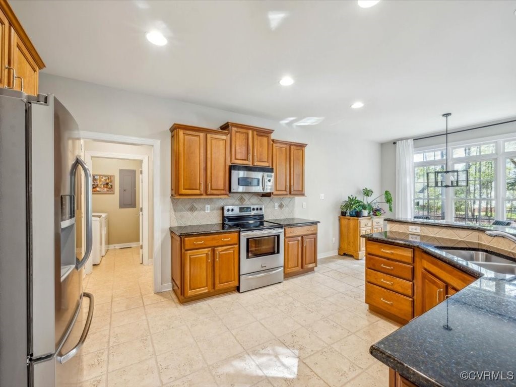 10607 Macandrew Ln