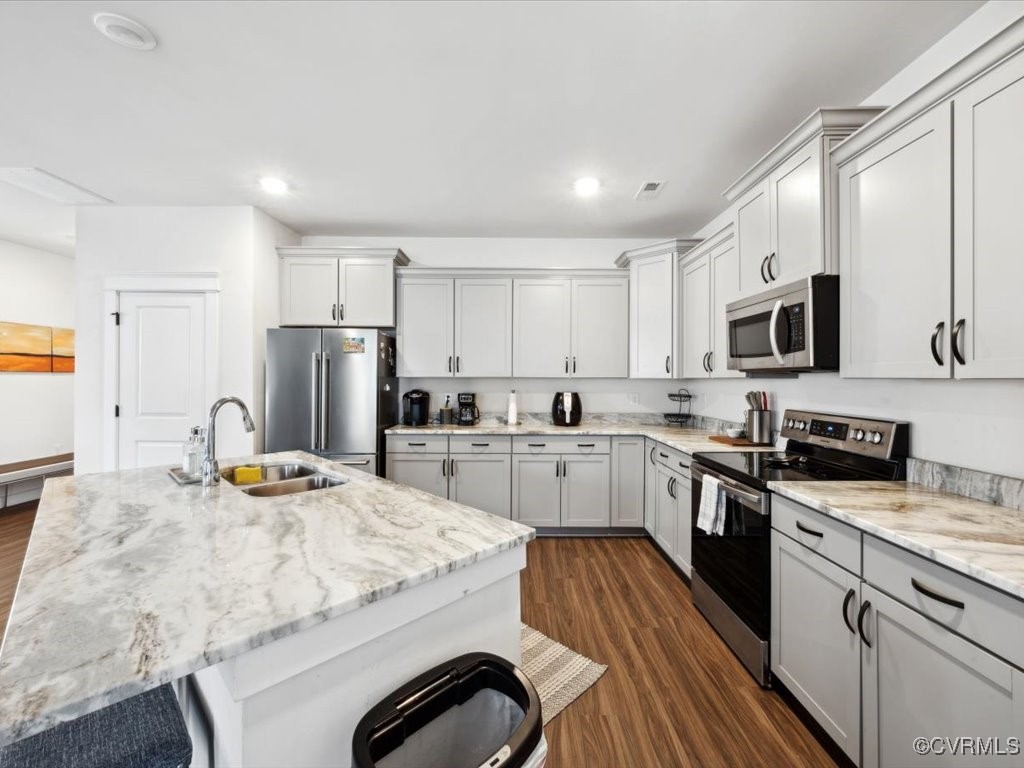 3232 Gannet Ln