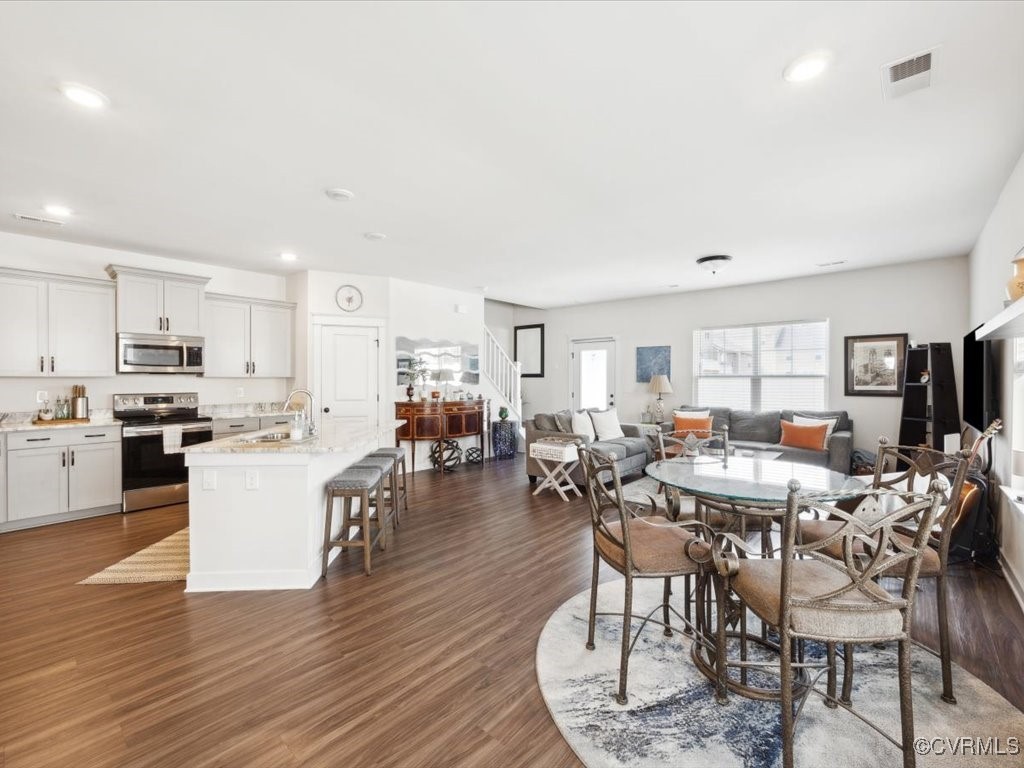 3232 Gannet Ln