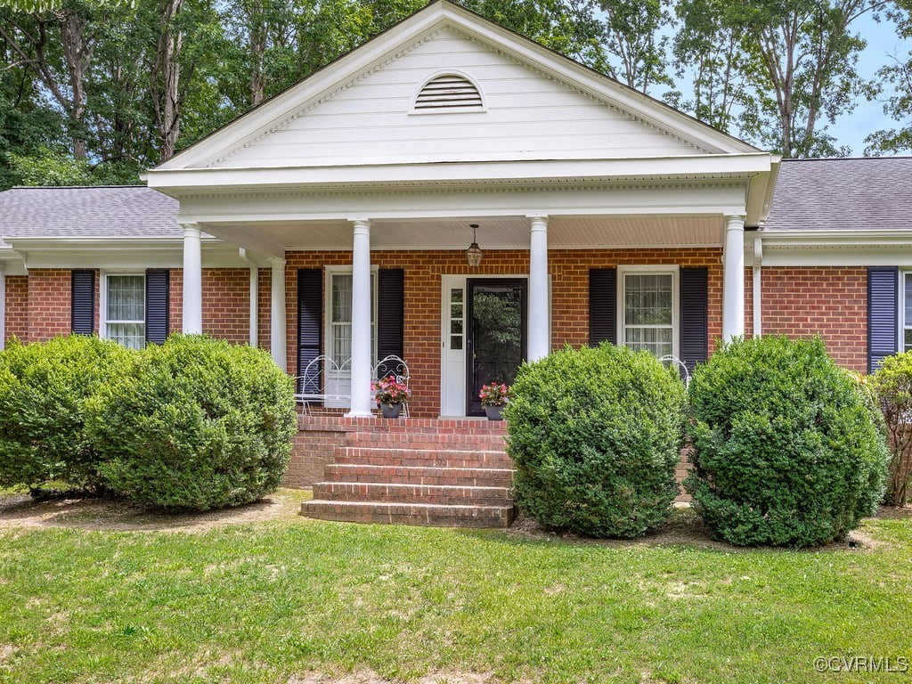 1735 Old Powhatan Est