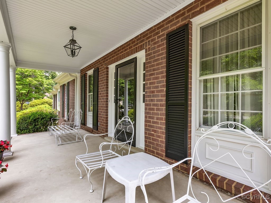 1735 Old Powhatan Est