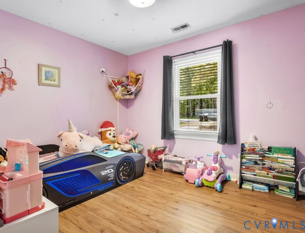 9407 Sherry Ln