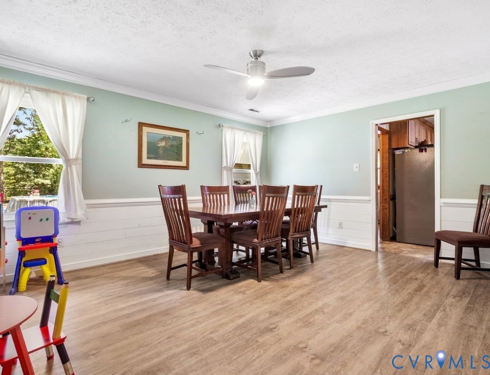 9407 Sherry Ln