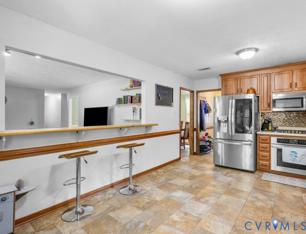 9407 Sherry Ln