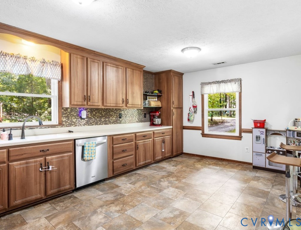 9407 Sherry Ln