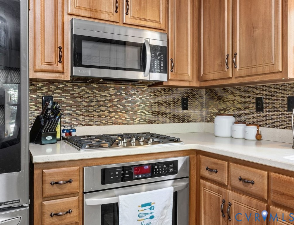 9407 Sherry Ln