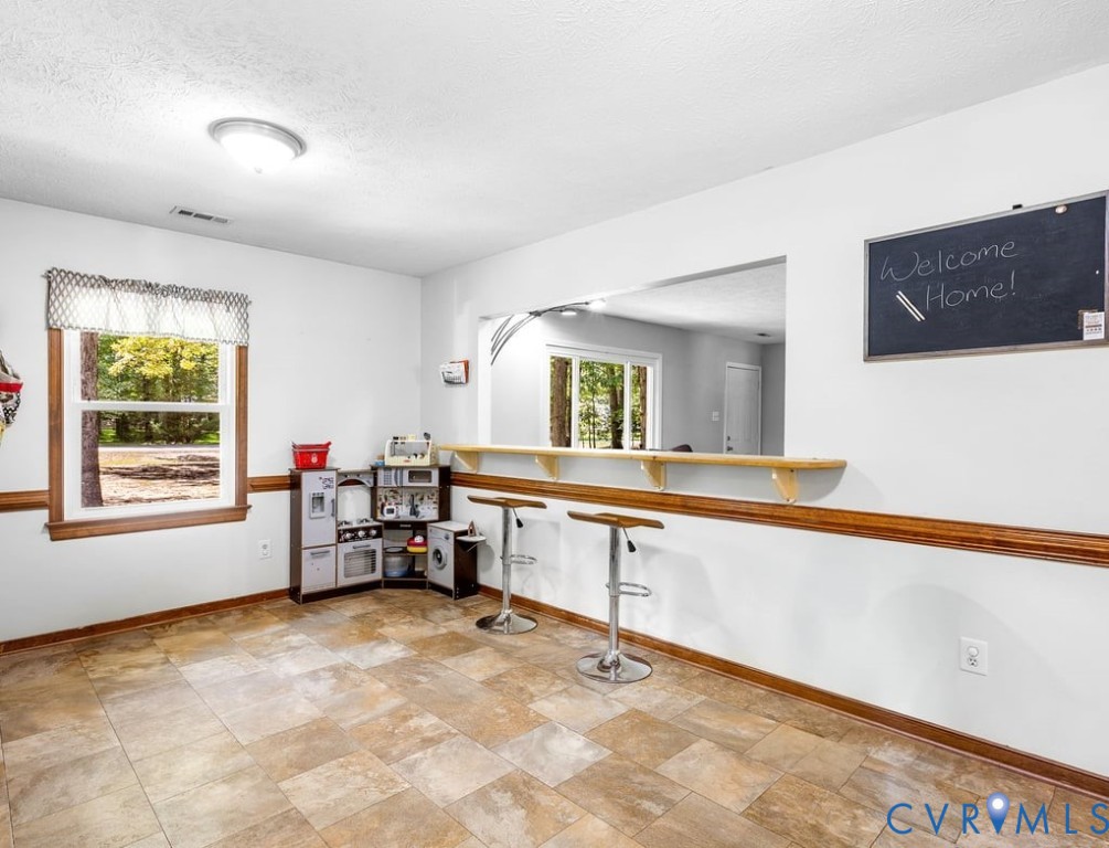 9407 Sherry Ln