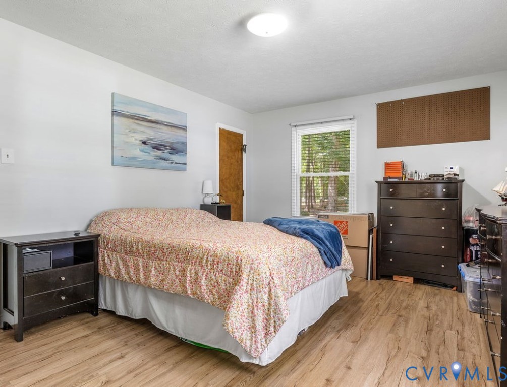 9407 Sherry Ln