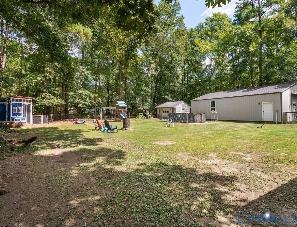 9407 Sherry Ln