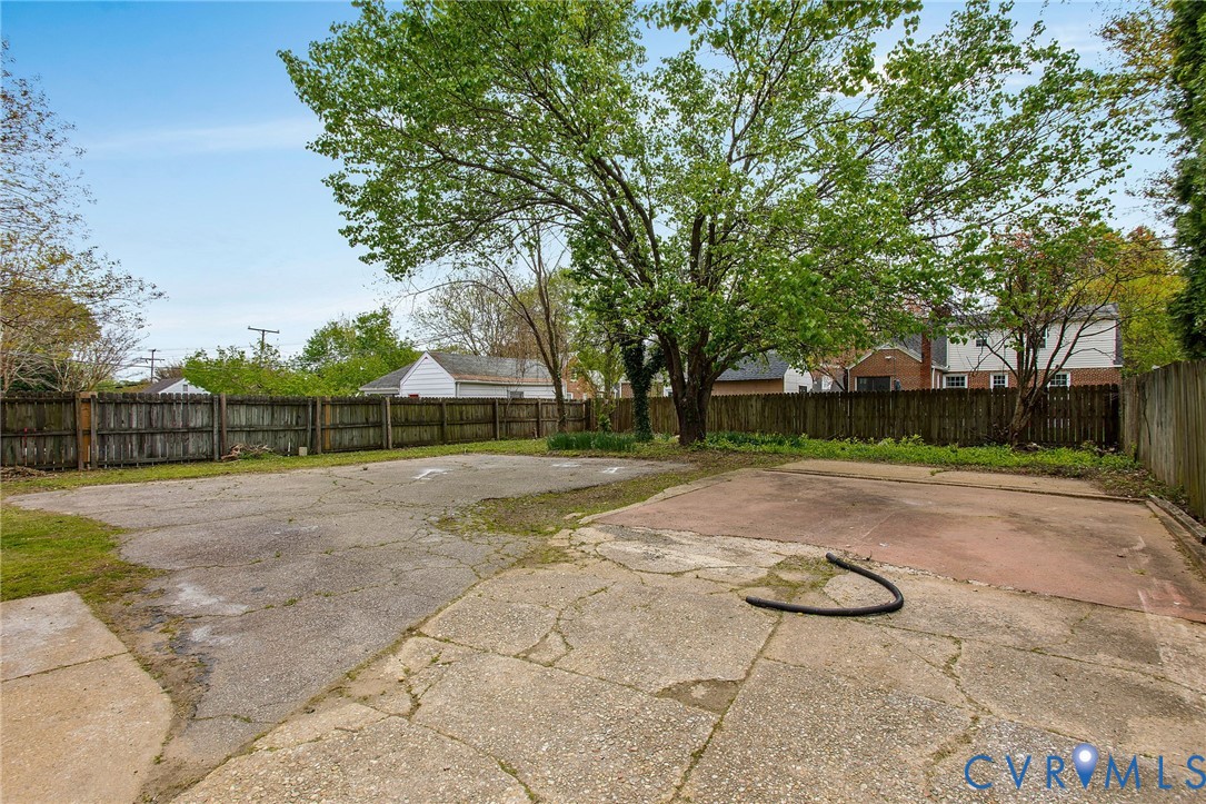 2407 Dumbarton Rd