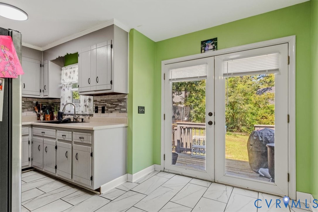 15806 Roland View Dr