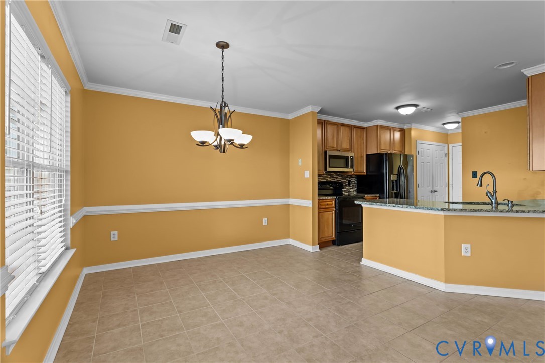 6106 Lookout Point Cir