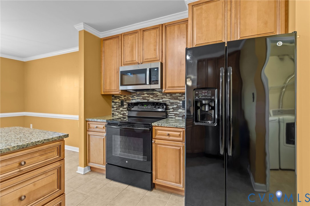 6106 Lookout Point Cir