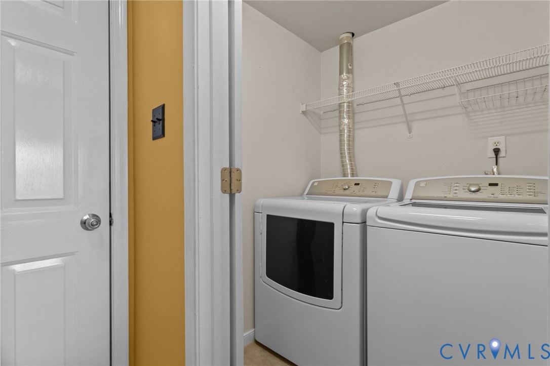 6106 Lookout Point Cir