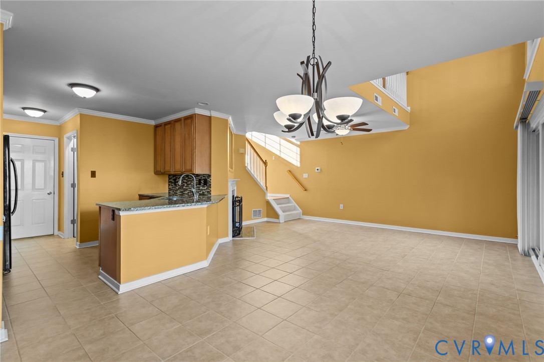 6106 Lookout Point Cir