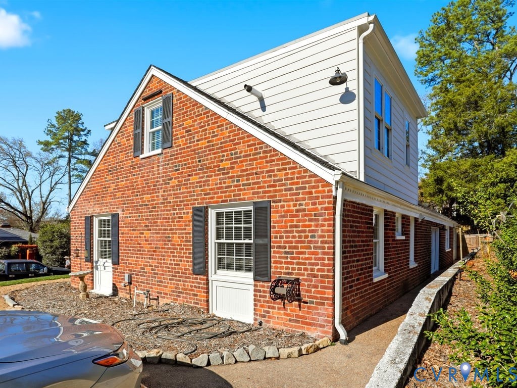 7200 Durwood Cres