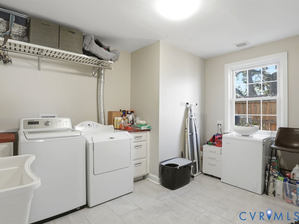 7200 Durwood Cres
