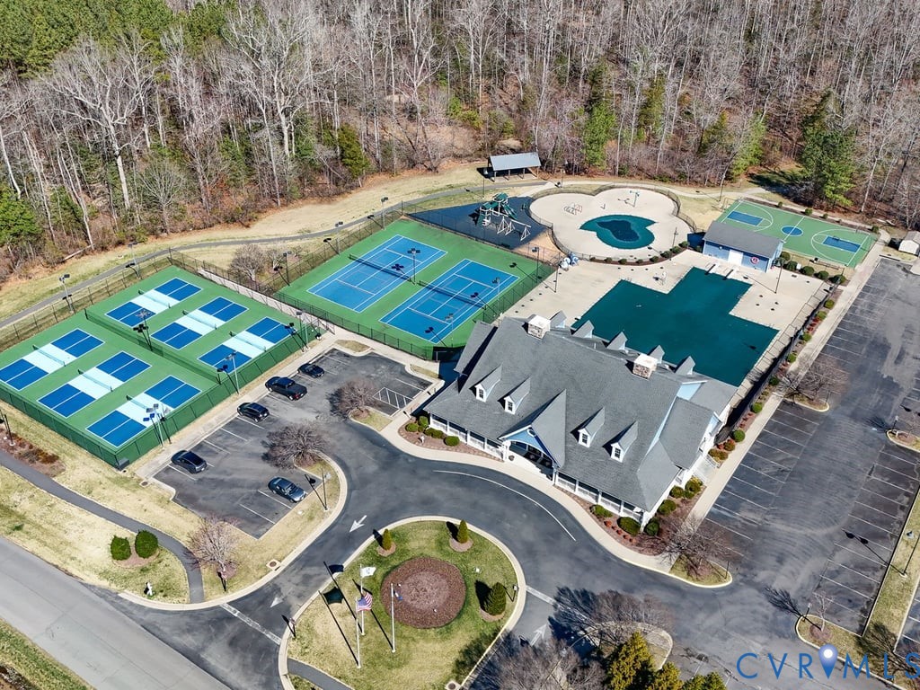 4513 Lake Summer Mews